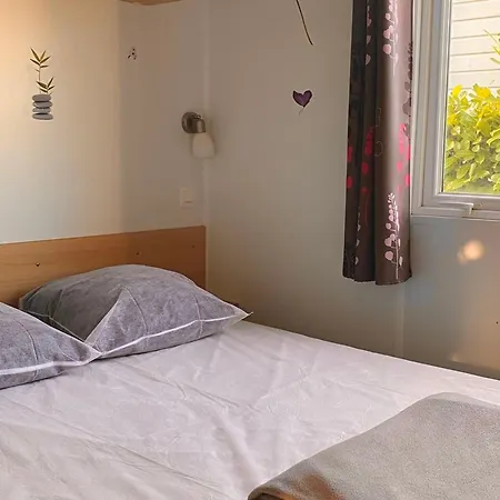 Mobil-home Cosy Avec Clim - 2 Pers. - Api-1-52-2328 Kemping *